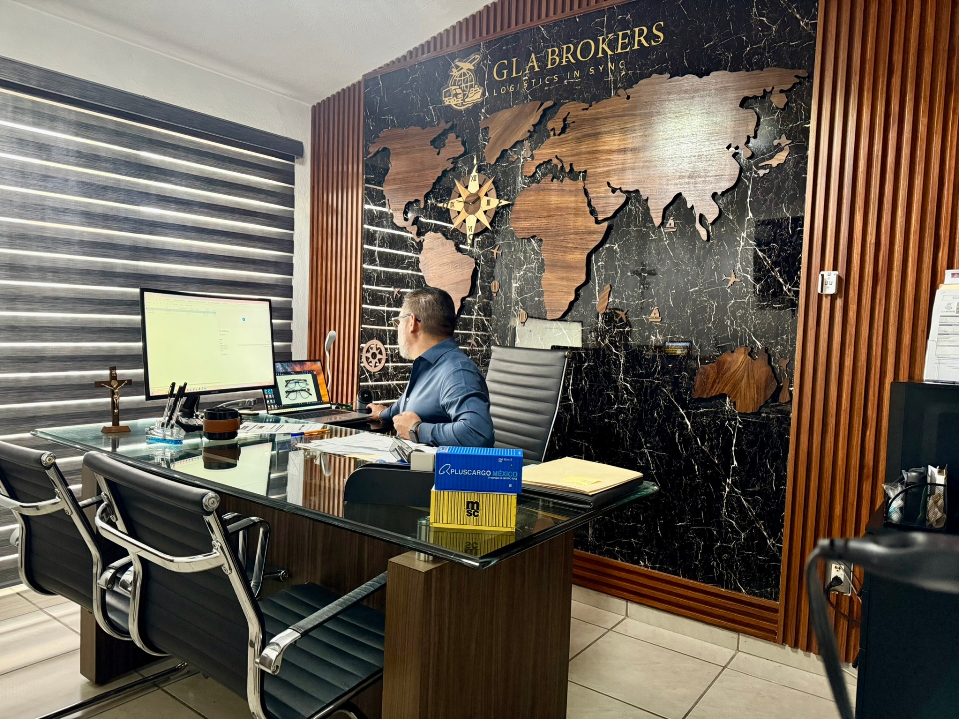 Equipo GLA Brokers en operación